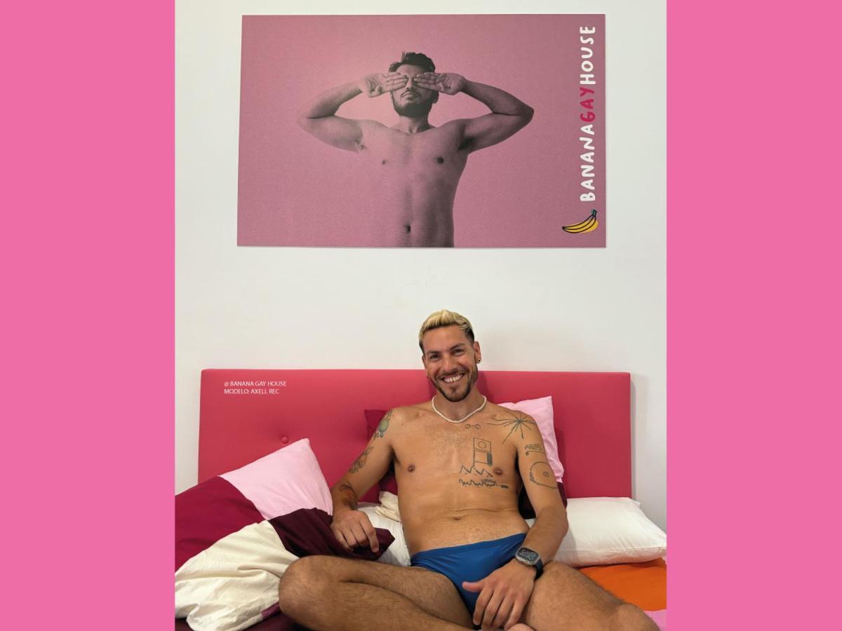 Pensión Banana Gay House - Only Men *